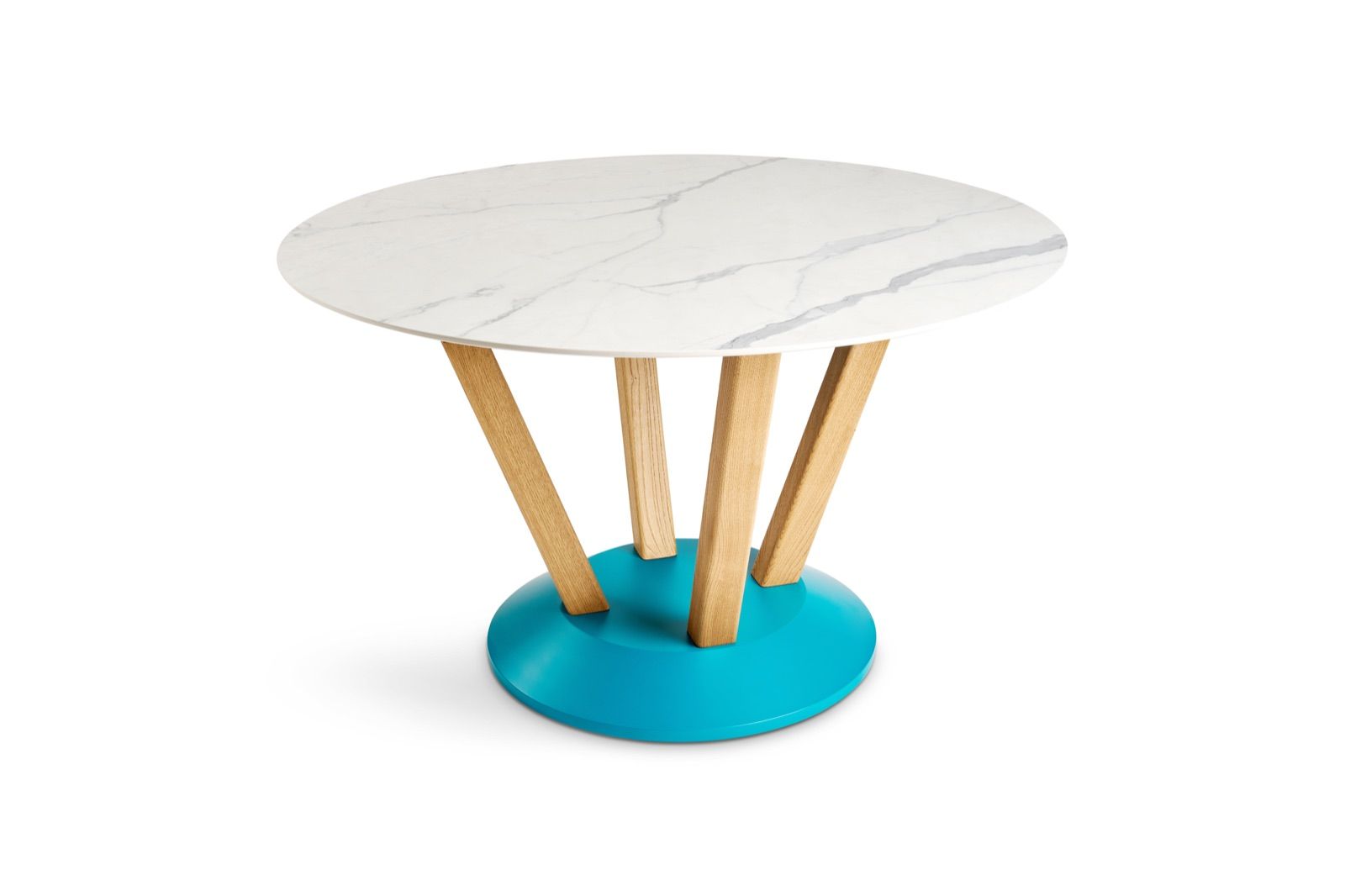 Tavolo rotondo con piano in gres effetto marmo e base in metallo turchese e legno